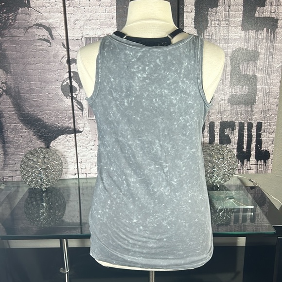 Torrid LoveSick Front Slash Tank EUC - Picture 4 of 6